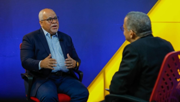 Fabricio Gómez Mazara exhorta mujeres visitar portal web  Promipyme para acceder a créditos